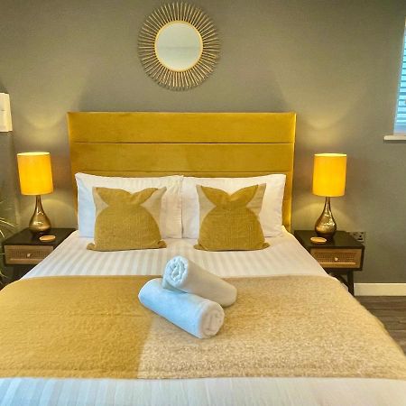 A Cozy Hideaway With Balcony - Close To Beach Bournemouth Esterno foto