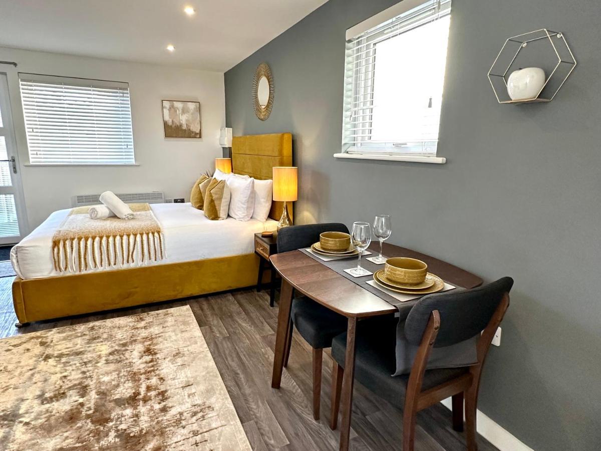 A Cozy Hideaway With Balcony - Close To Beach Bournemouth Esterno foto