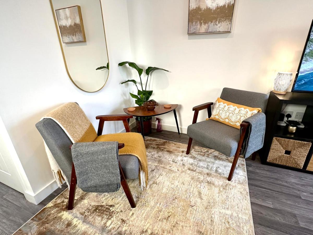 A Cozy Hideaway With Balcony - Close To Beach Bournemouth Esterno foto