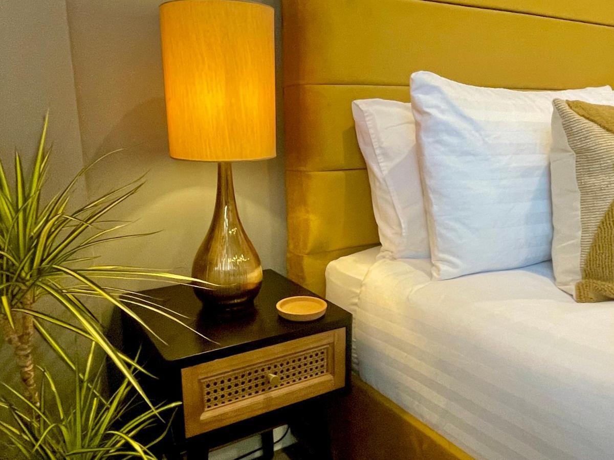 A Cozy Hideaway With Balcony - Close To Beach Bournemouth Esterno foto