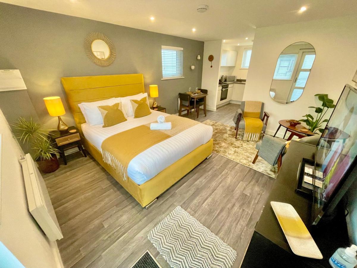A Cozy Hideaway With Balcony - Close To Beach Bournemouth Esterno foto