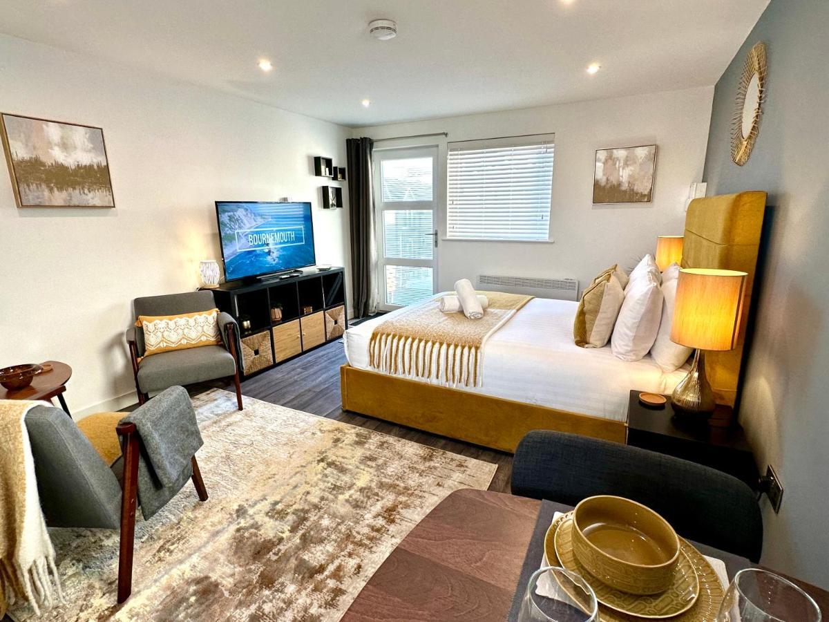 A Cozy Hideaway With Balcony - Close To Beach Bournemouth Esterno foto